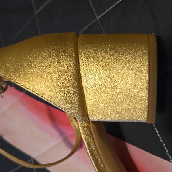 Block Heels - Picture 7 of 7